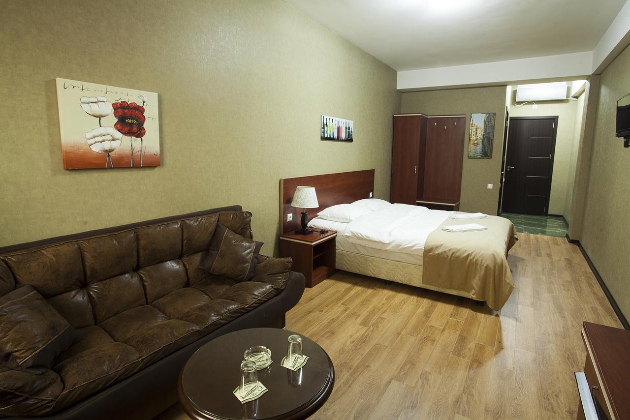Lords Hotel Tbilisi Exterior photo